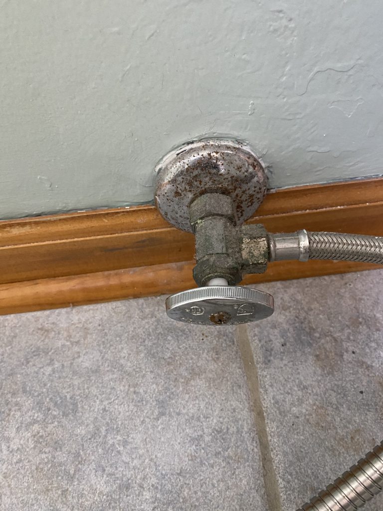 Water shut off valve for toilet